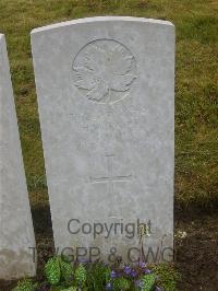 Etaples Military Cemetery - Gowie, Hugh